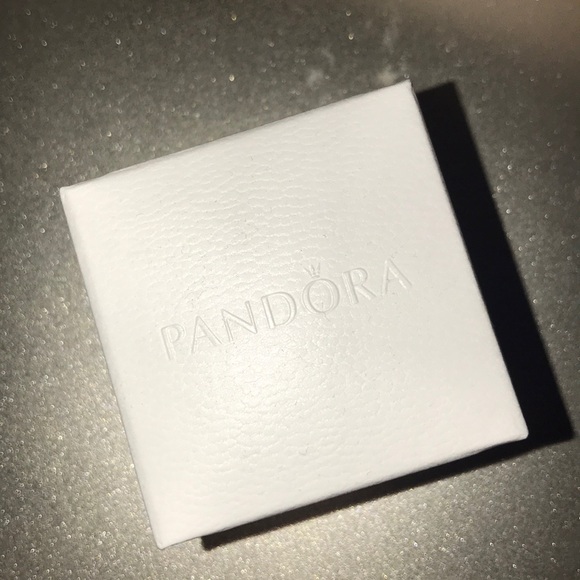 Pandora Princess Ring with box - Picture 2 of 2